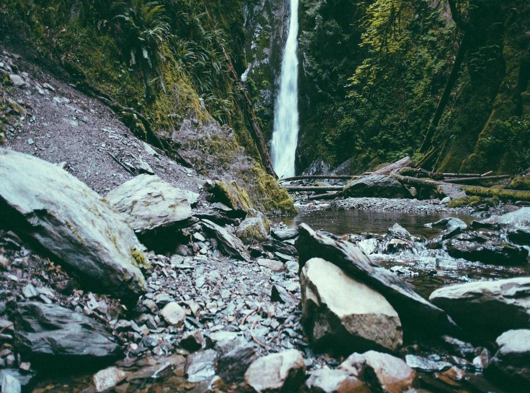 Beyond the Basics: 10 Beautiful Spanish Phrases to Greet Your Love